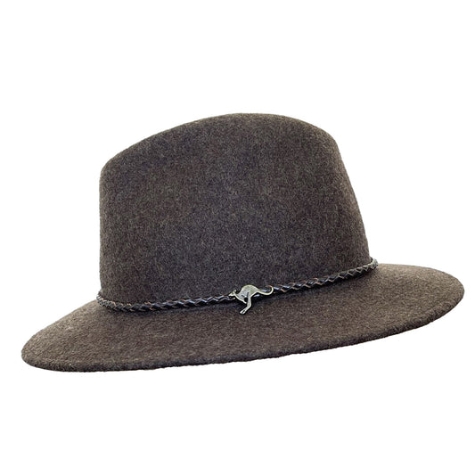 Crumplable wool felt hat for women and men with a two-colored leather hat band